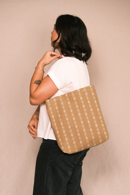 Woven Daisy Tote